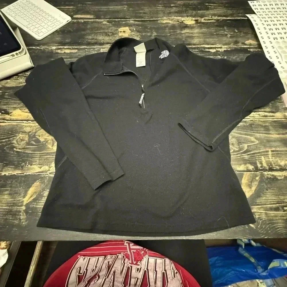 The North Face Women’s Black Fleece Pullover Size Medium